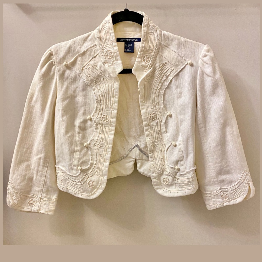 Beautifully detail crop jacket